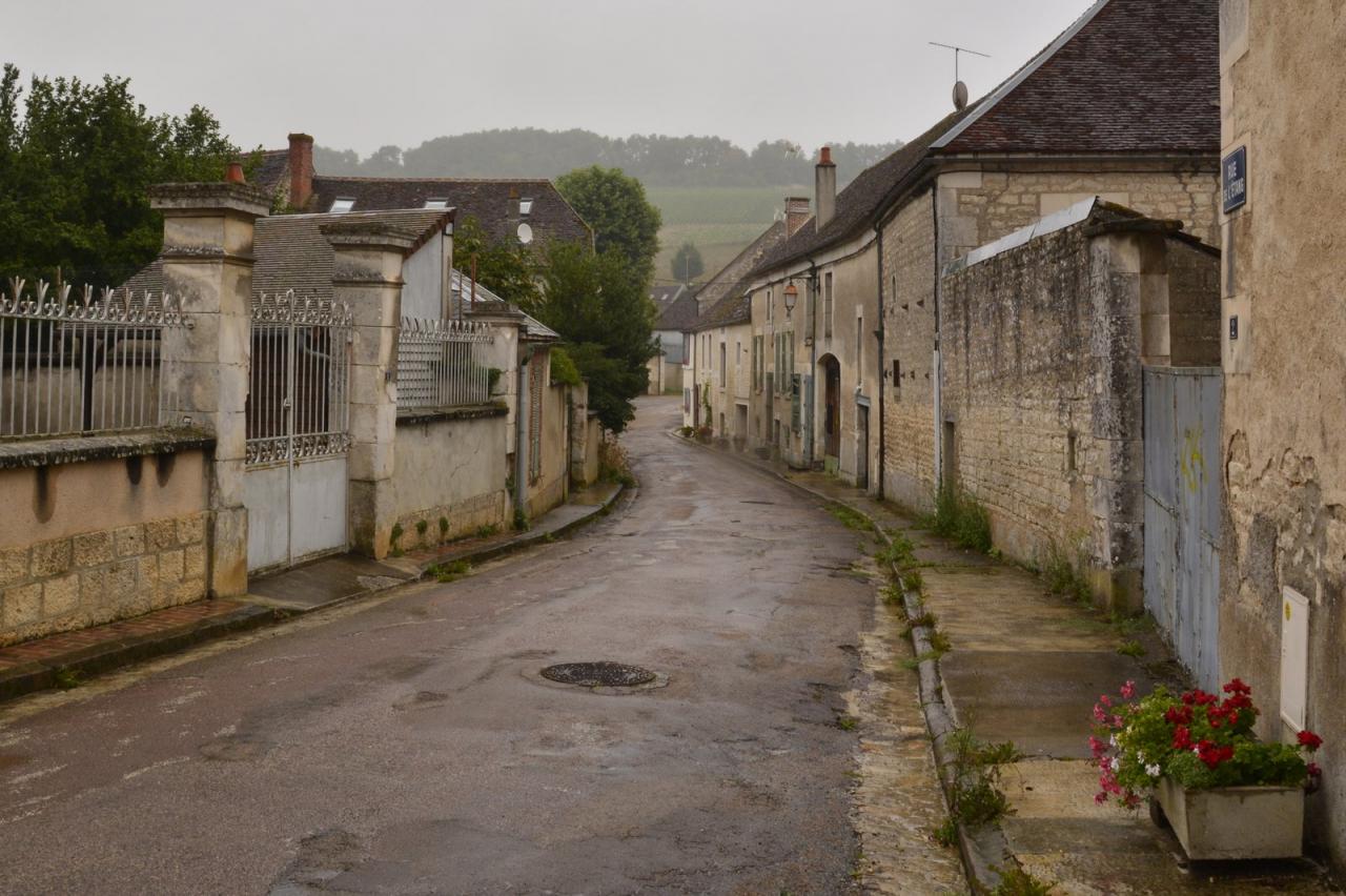 Une rue de Migé (89)