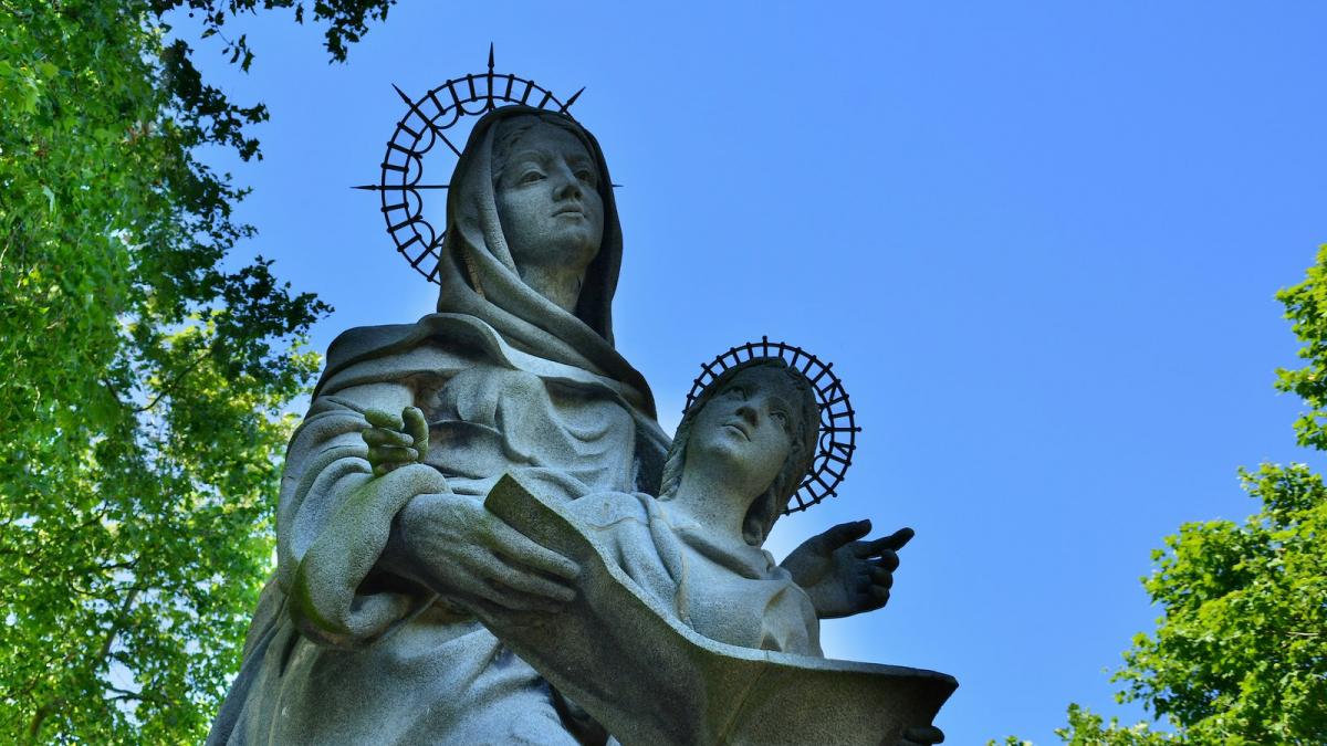 Sainte Anne d'Auray et Marie
